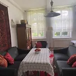 Апартаменты Jelenczowka Alte Dorfschule Parchowo