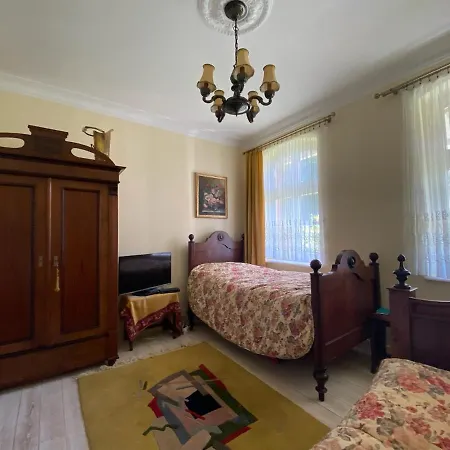 Апартаменты Jelenczowka Alte Dorfschule Parchowo