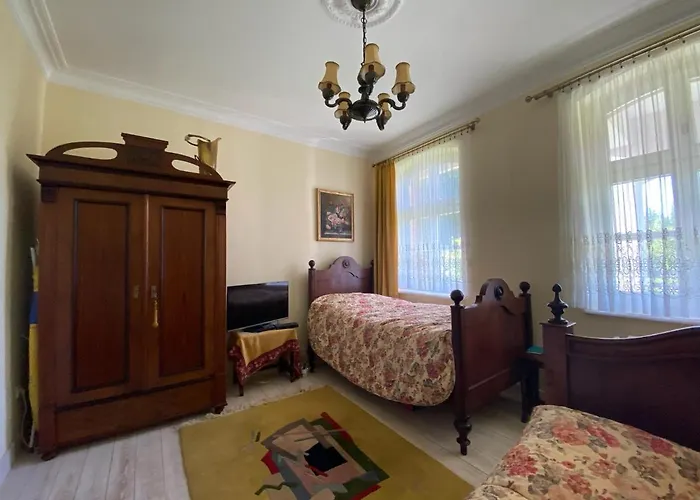 Lägenhet Jelenczowka Alte Dorfschule Parchowo