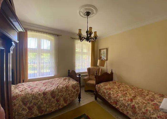 Jelenczowka Alte Dorfschule Parchowo